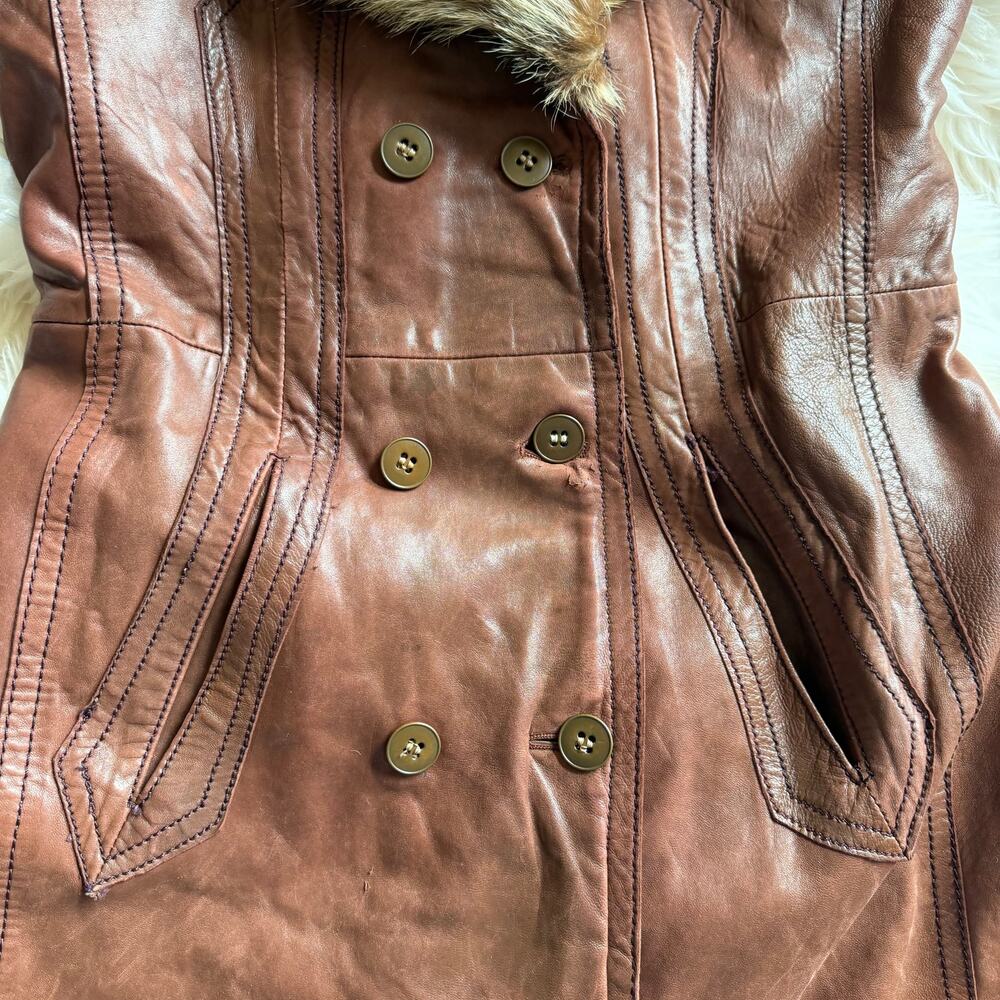 Vintage Brown Leather Coat with Fur Collar - Picture 11 of 15